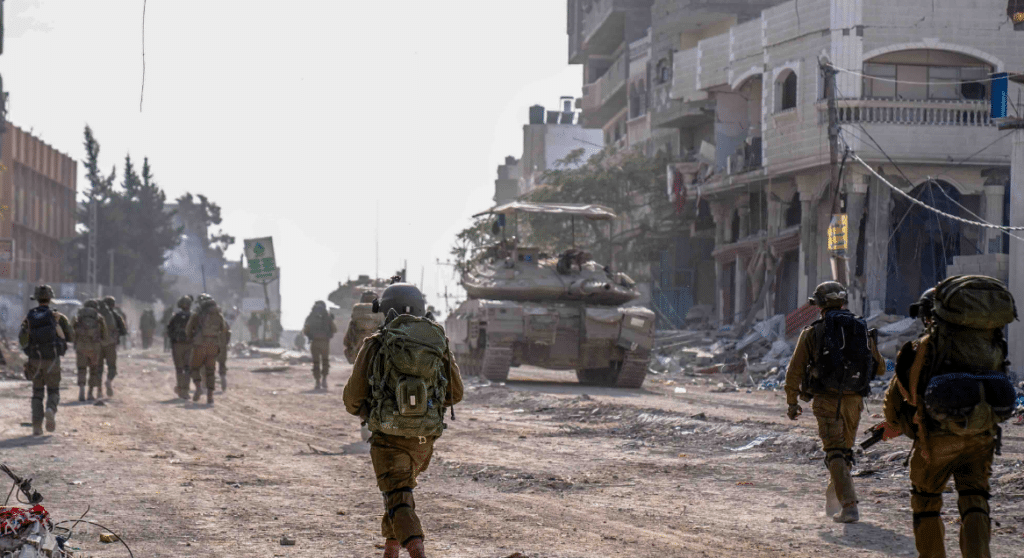 בין פירים לבתים ממולכדים: תיעוד מתוך הרצועה