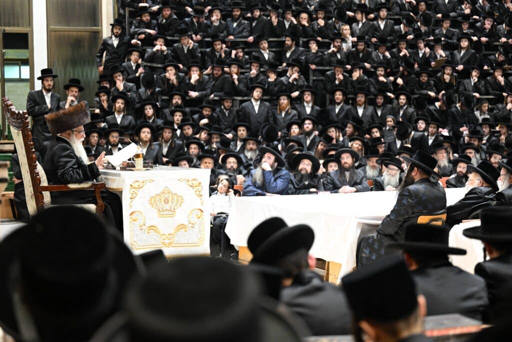 להודות ולהלל: חנוכה בחסידות צאנז