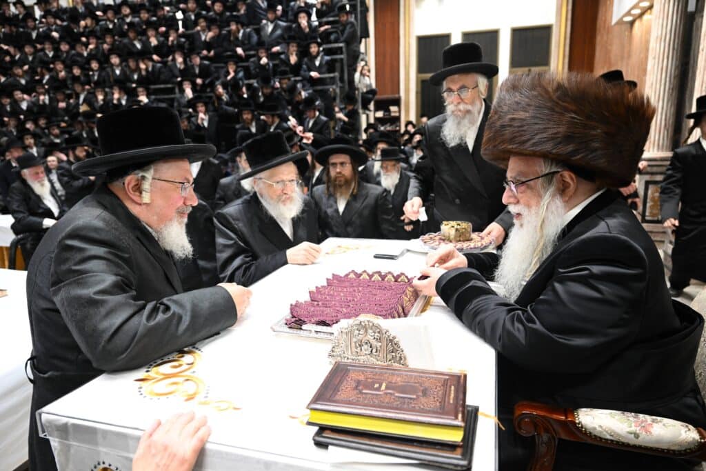 להודות ולהלל: חנוכה בחסידות צאנז