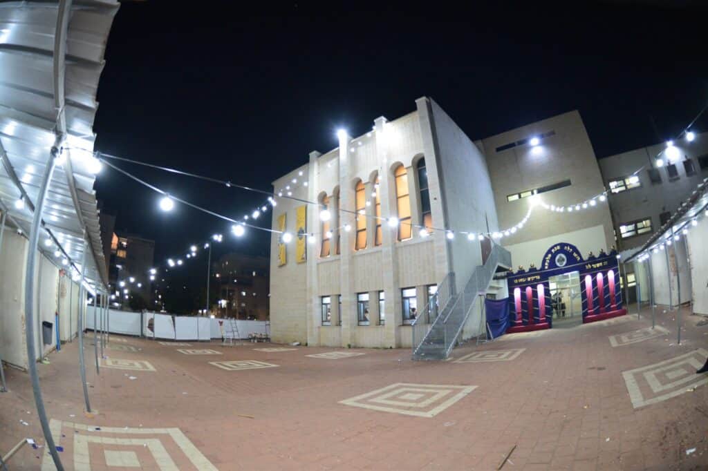 תלמידי ישיבת בעלזא באשדוד התאספו ל'שבת התעלות' אדירה תלמידי ישיבת בעלזא באשדוד התאספו ל'שבת התעלות' אדירה