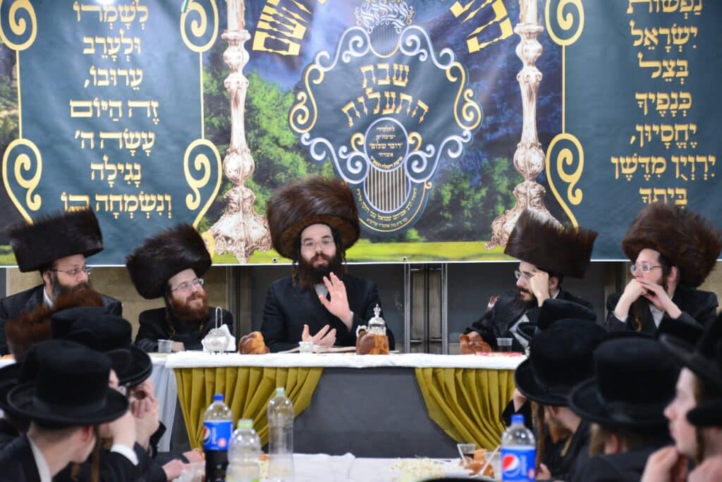 תלמידי ישיבת בעלזא באשדוד התאספו ל'שבת התעלות' אדירה תלמידי ישיבת בעלזא באשדוד התאספו ל'שבת התעלות' אדירה