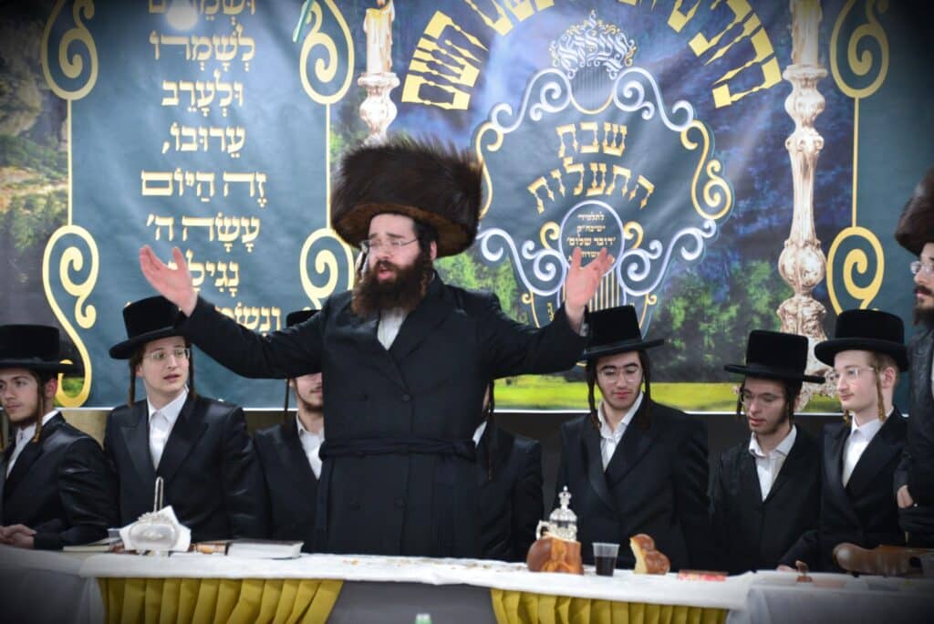 תלמידי ישיבת בעלזא באשדוד התאספו ל'שבת התעלות' אדירה תלמידי ישיבת בעלזא באשדוד התאספו ל'שבת התעלות' אדירה