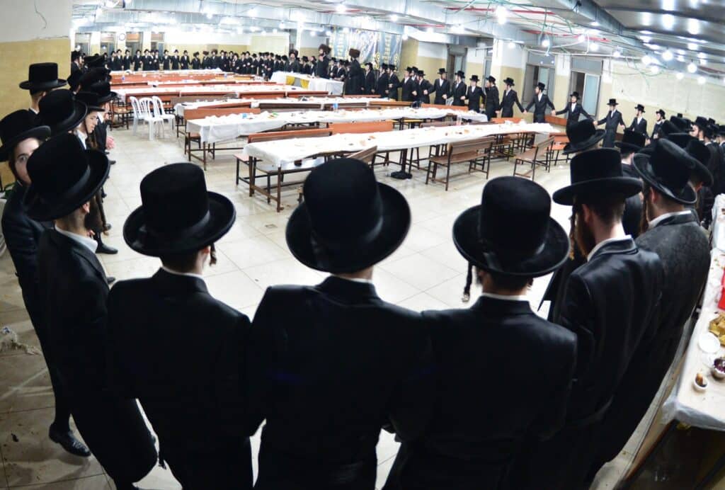 תלמידי ישיבת בעלזא באשדוד התאספו ל'שבת התעלות' אדירה תלמידי ישיבת בעלזא באשדוד התאספו ל'שבת התעלות' אדירה