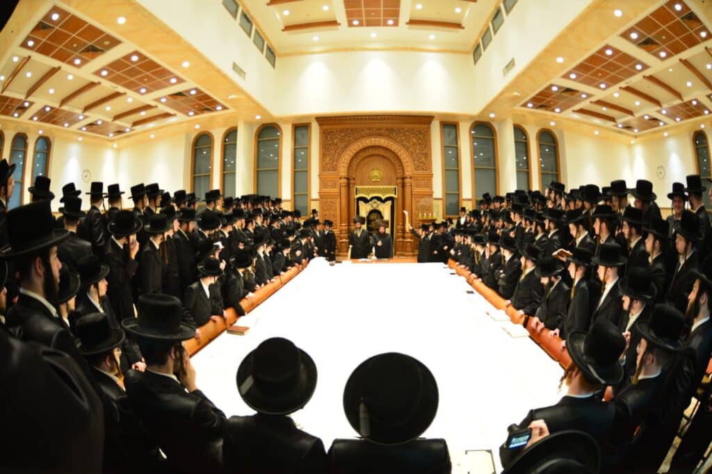 תלמידי ישיבת בעלזא באשדוד התאספו ל'שבת התעלות' אדירה תלמידי ישיבת בעלזא באשדוד התאספו ל'שבת התעלות' אדירה