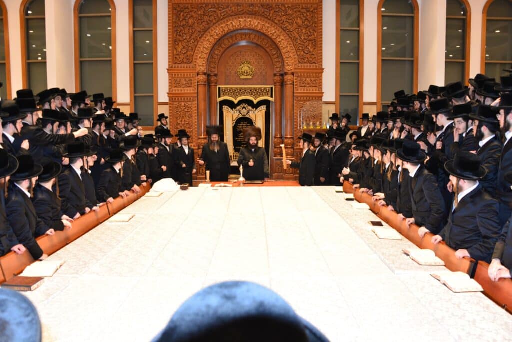 תלמידי ישיבת בעלזא באשדוד התאספו ל'שבת התעלות' אדירה תלמידי ישיבת בעלזא באשדוד התאספו ל'שבת התעלות' אדירה