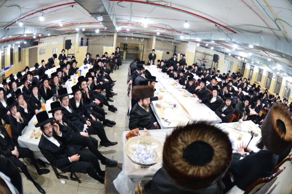 תלמידי ישיבת בעלזא באשדוד התאספו ל'שבת התעלות' אדירה תלמידי ישיבת בעלזא באשדוד התאספו ל'שבת התעלות' אדירה