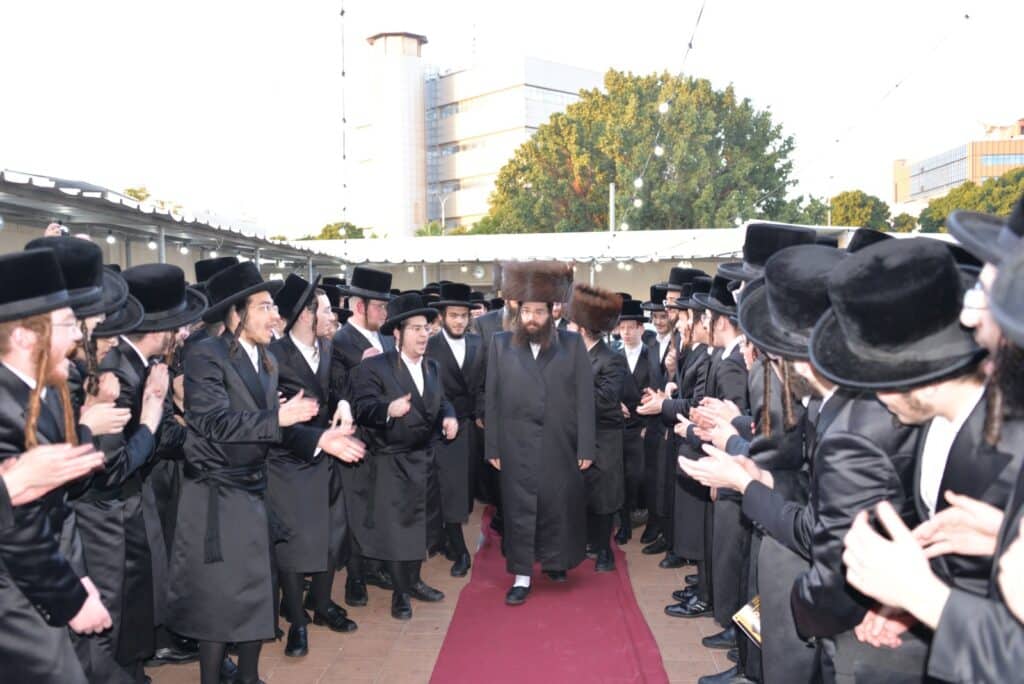 תלמידי ישיבת בעלזא באשדוד התאספו ל'שבת התעלות' אדירה תלמידי ישיבת בעלזא באשדוד התאספו ל'שבת התעלות' אדירה