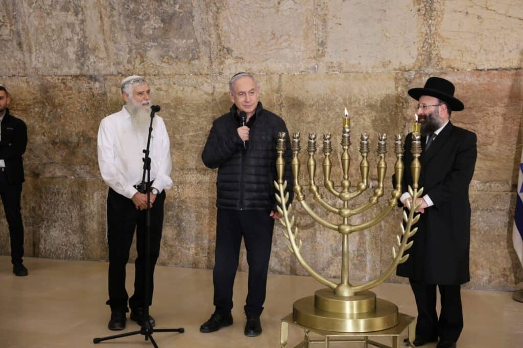 נתניהו ובן גביר השתתפו בהדלקת נרות חנוכה בכותל