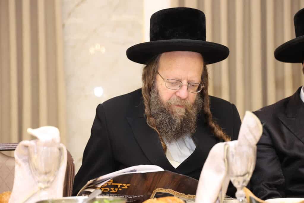 סעודת הילולה בחצר הקודש ביאלא פשיחסא