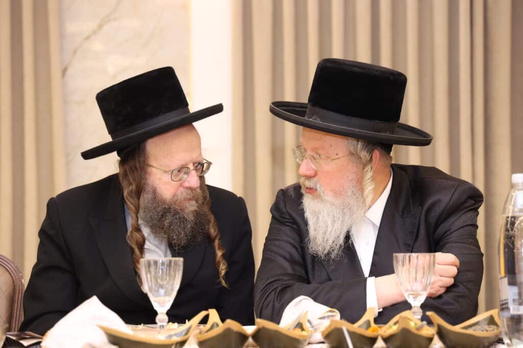 סעודת הילולה בחצר הקודש ביאלא פשיחסא