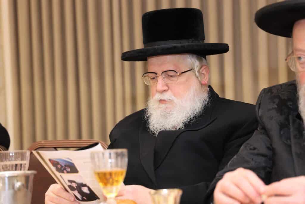 סעודת הילולה בחצר הקודש ביאלא פשיחסא