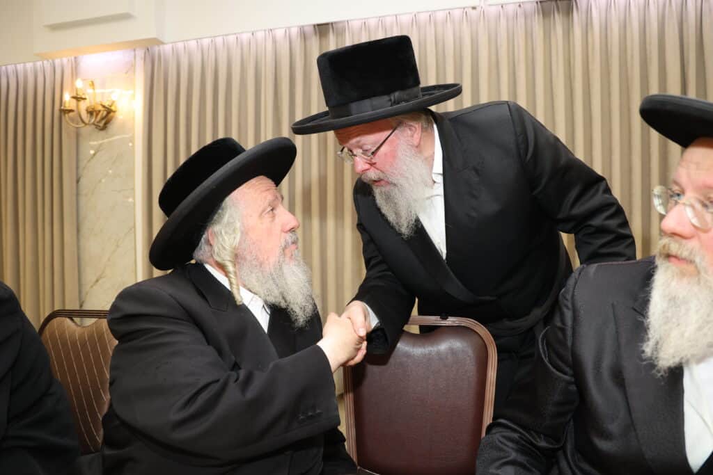 סעודת הילולה בחצר הקודש ביאלא פשיחסא