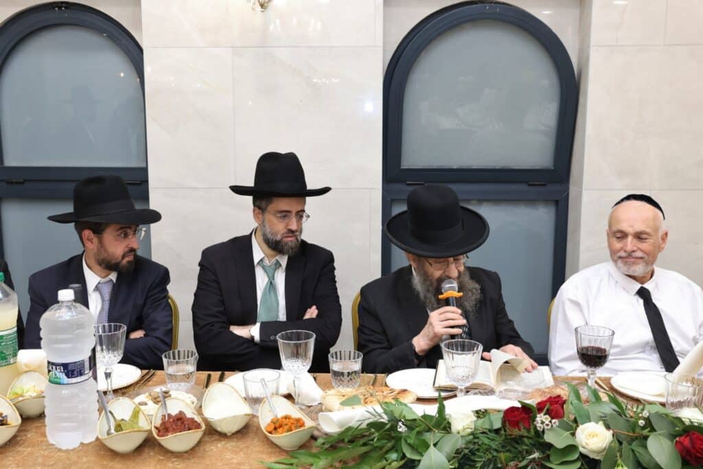 ברוב פאר והדר: 'היכל השם' חגגו בהכנסת ספר תורה חדש