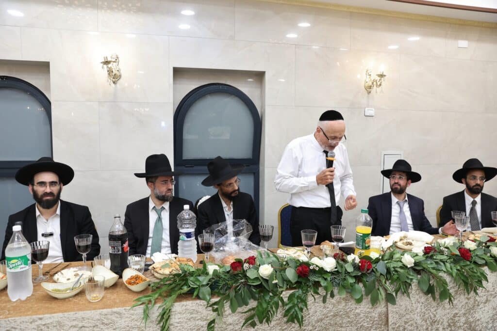 ברוב פאר והדר: 'היכל השם' חגגו בהכנסת ספר תורה חדש