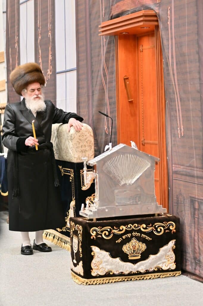 סיכום ימי החנוכה בחצר הקודש ויז'ניץ