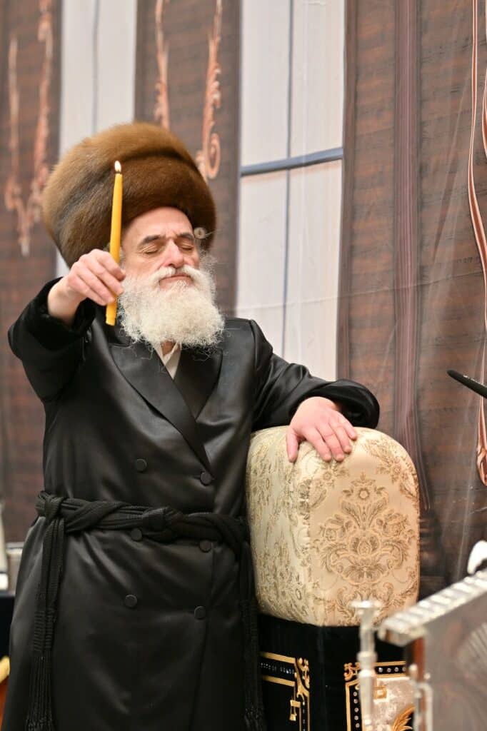 סיכום ימי החנוכה בחצר הקודש ויז'ניץ