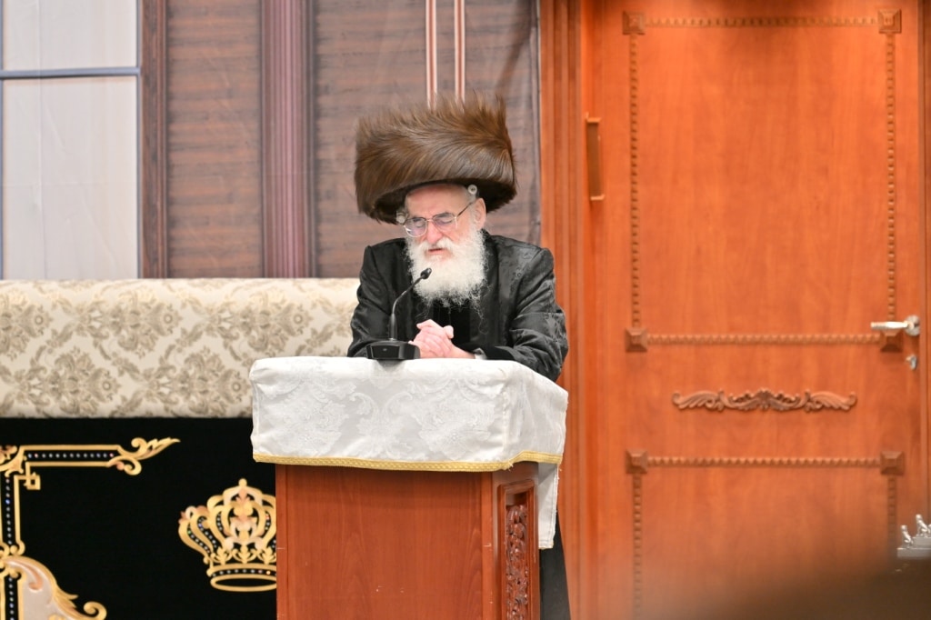 סיכום ימי החנוכה בחצר הקודש ויז'ניץ