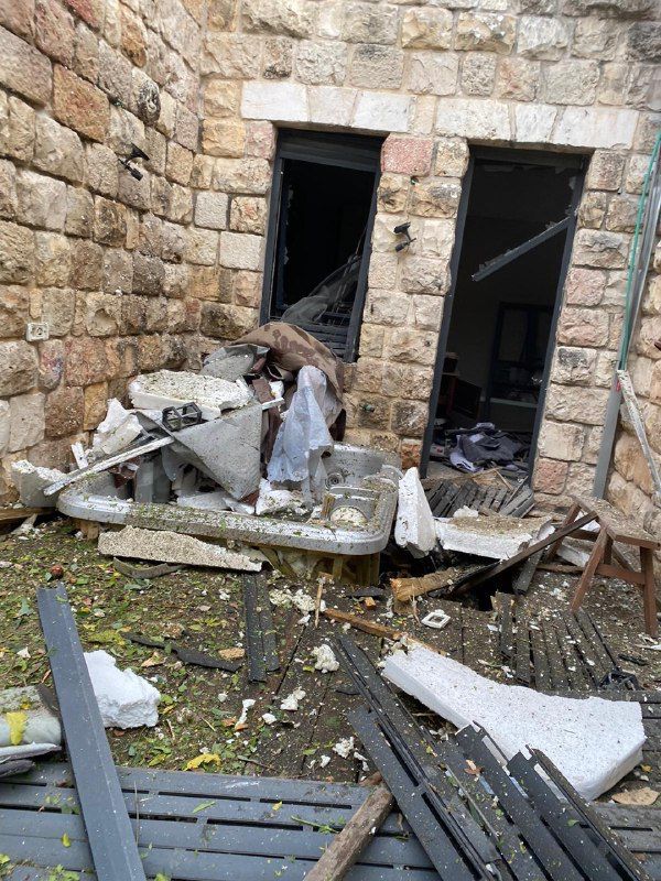 צה"ל תקף בלבנון, מספר פגיעות ישירות בבתים ישראליים בצפון; דו"צ: נדרוש סיוע רפואי לחטופים