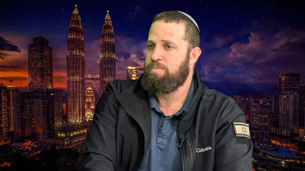 על קו הגמר? טראמפ מהמר, הליכוד משריין ואייזנקוט מרדים