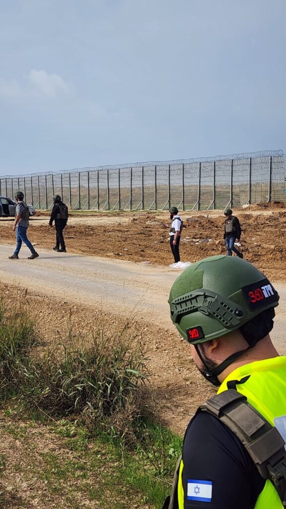 חיפושים באזור גדר הגבול לאיסוף ממצאים שעשויים להביא מידע על הנעדרים