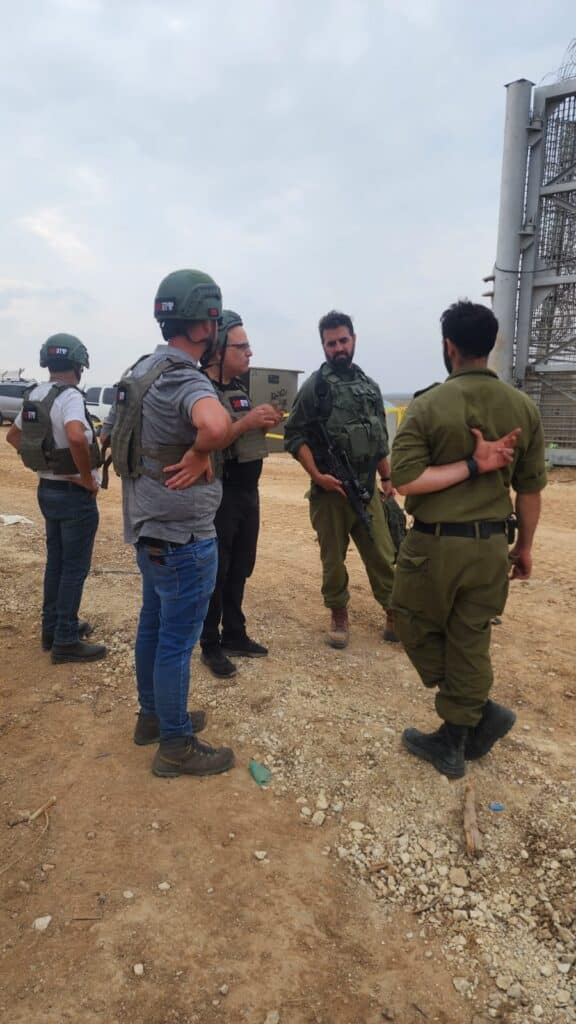 חיפושים באזור גדר הגבול לאיסוף ממצאים שעשויים להביא מידע על הנעדרים