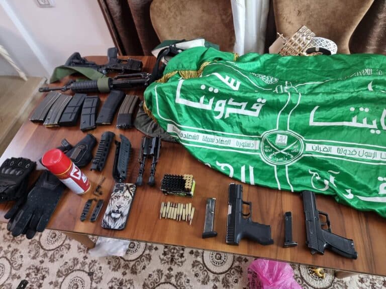 יו"ש: 20 מבוקשים נעצרו – הוחרמו רכבים ואמל"ח רב