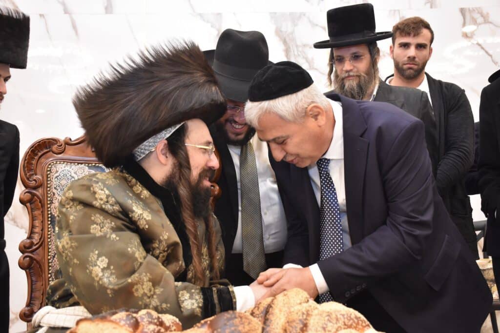 מעות חנוכה וריקודים: זאת חנוכה במעזבוז