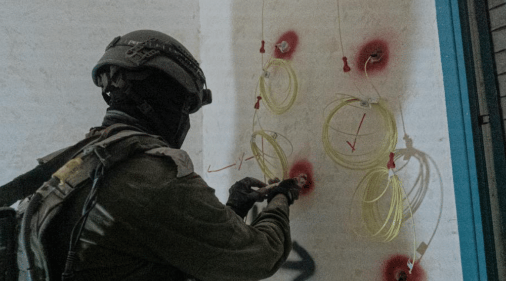 צה״ל הרס הלילה את בתיהם של שני מחבלי חמאס צה״ל הרס הלילה את בתיהם של שני מחבלי חמאס