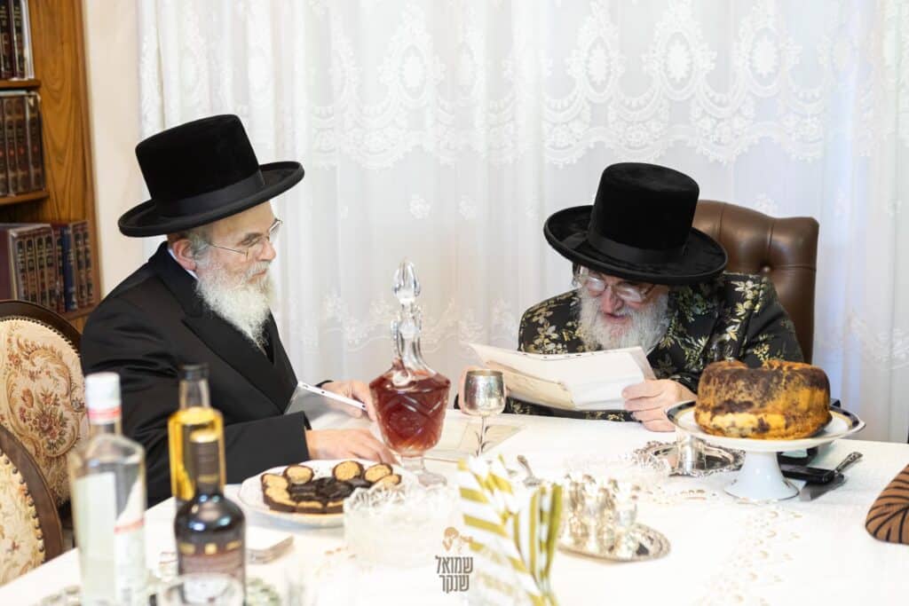 תיעוד: האדמו"ר מויז'ניץ ביקר בשיכון החסידי שבחיפה