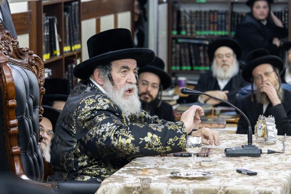 תיעוד: האדמו"ר מויז'ניץ ביקר בשיכון החסידי שבחיפה