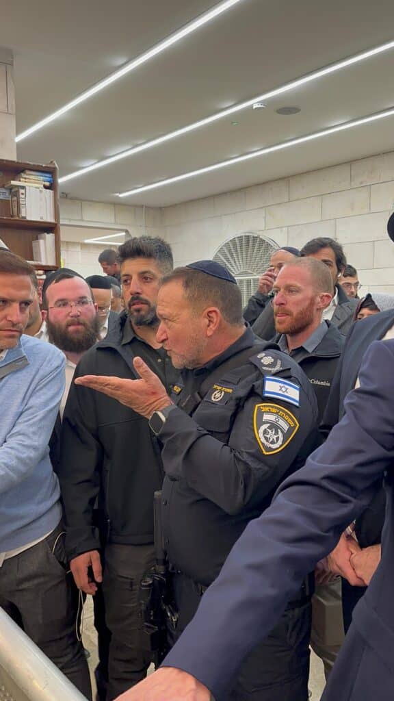 למעלה ממאה אלף מתפללים השתתפו בהילולת הבבא סאלי