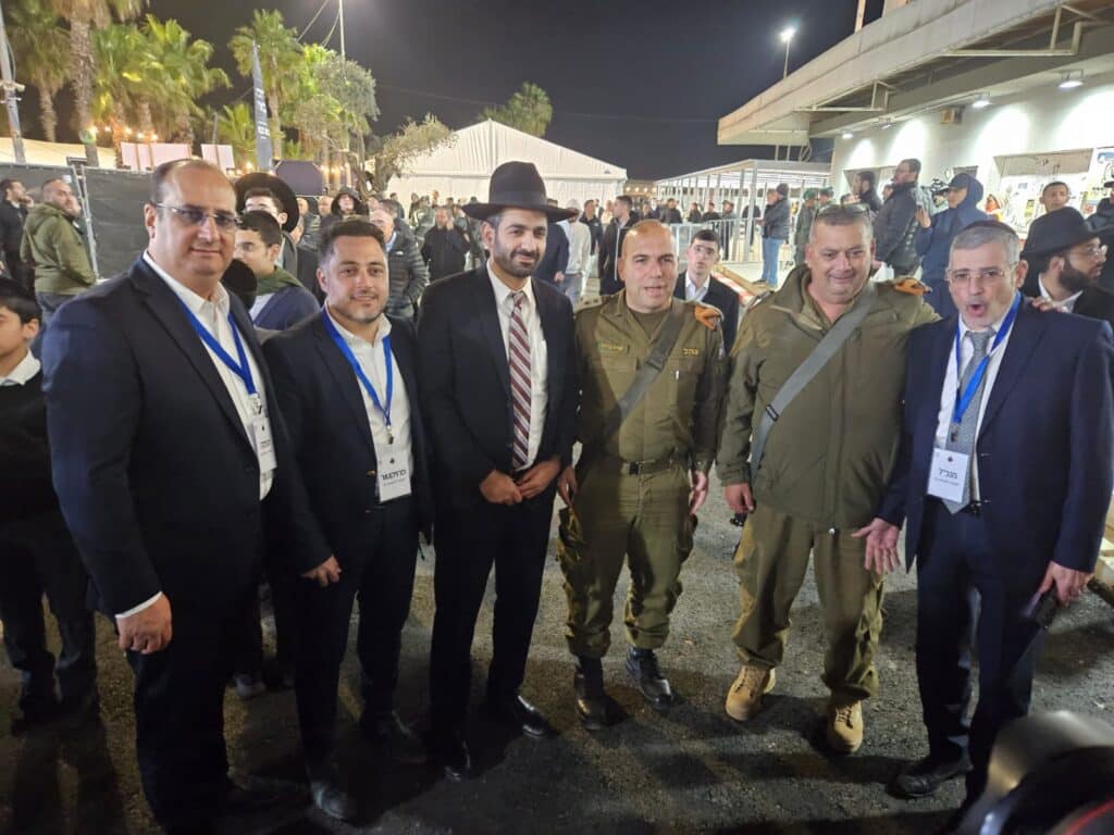 למעלה ממאה אלף מתפללים השתתפו בהילולת הבבא סאלי