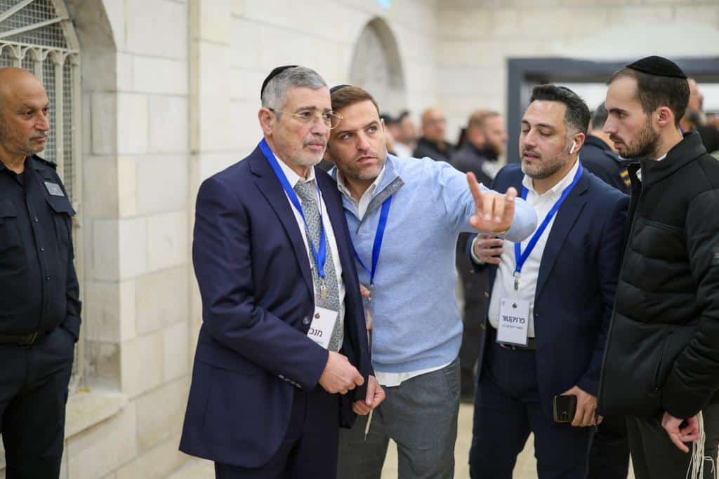 למעלה ממאה אלף מתפללים השתתפו בהילולת הבבא סאלי