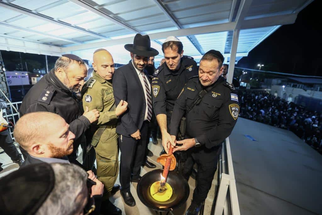 למעלה ממאה אלף מתפללים השתתפו בהילולת הבבא סאלי