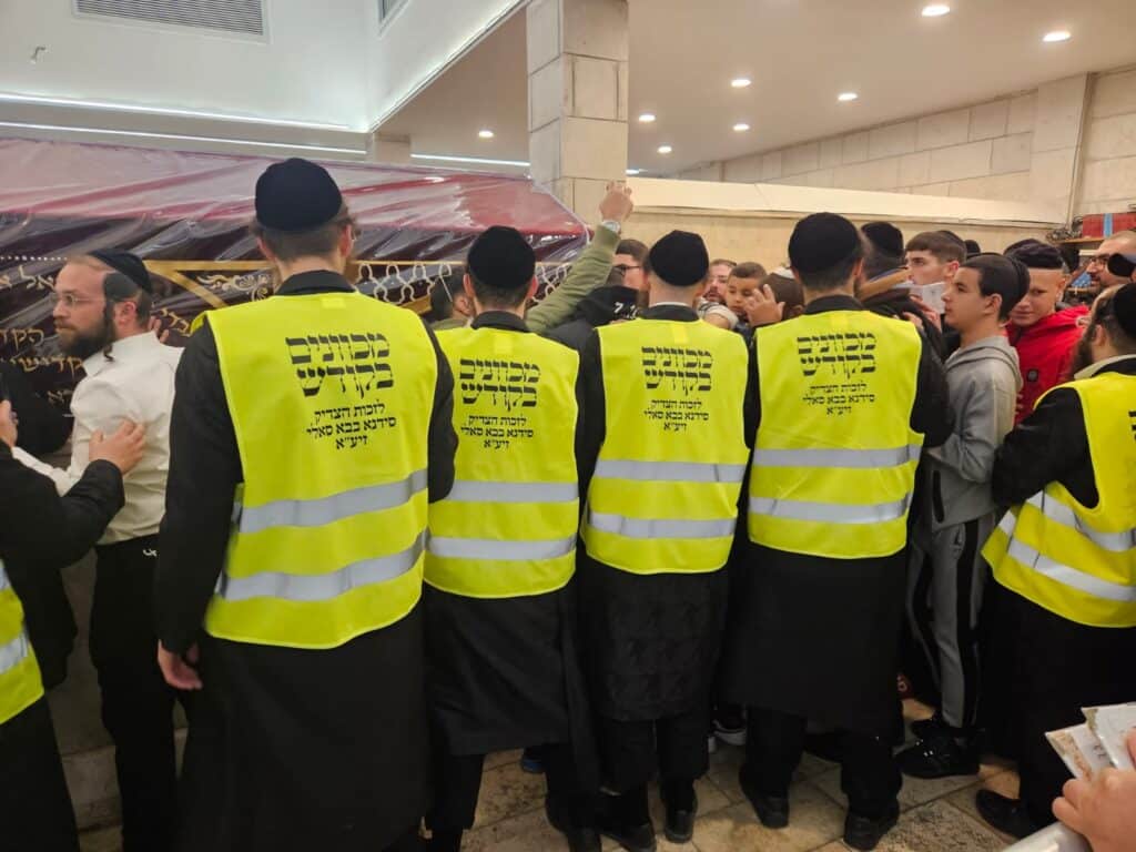 למעלה ממאה אלף מתפללים השתתפו בהילולת הבבא סאלי