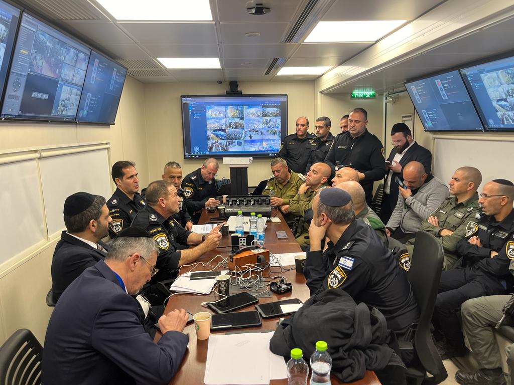 למעלה ממאה אלף מתפללים השתתפו בהילולת הבבא סאלי