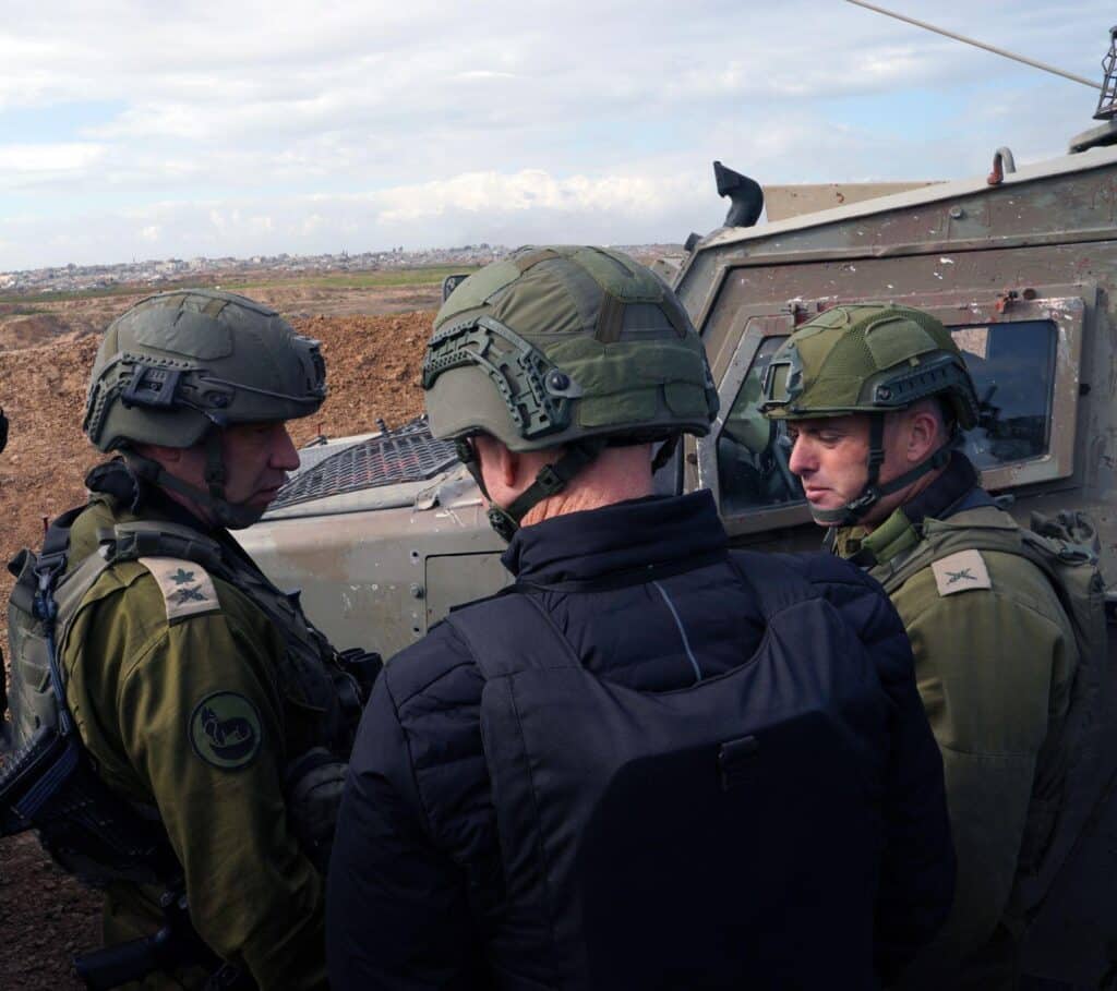 גלנט: "מפרידים בין האוכלוסייה למחבלים שנרדוף עד האחרון״