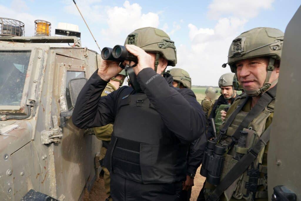 גלנט: "מפרידים בין האוכלוסייה למחבלים שנרדוף עד האחרון״