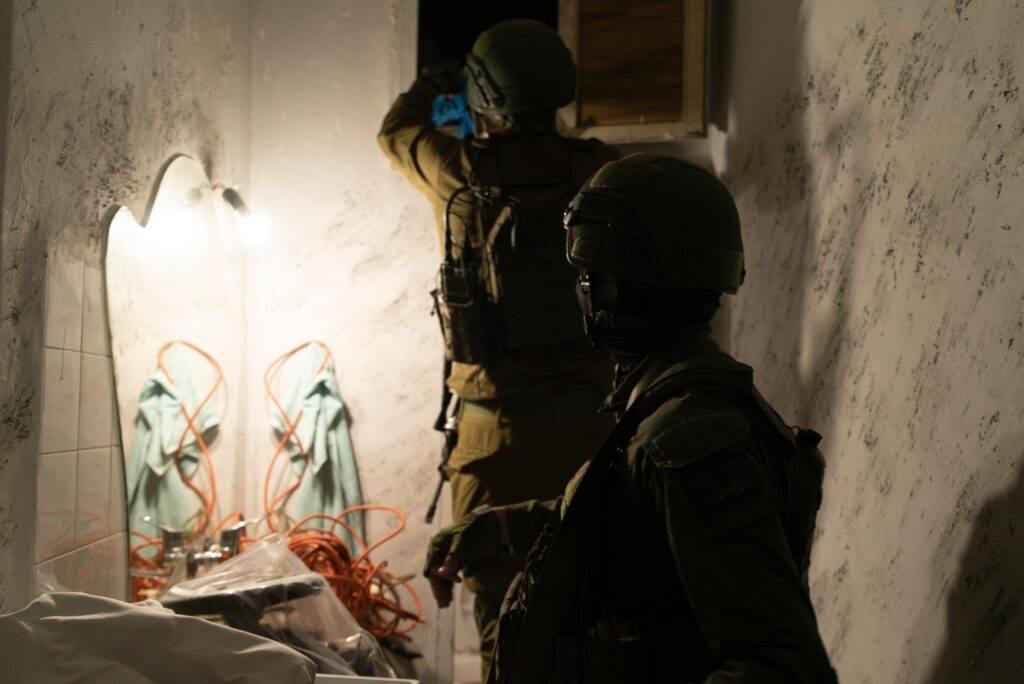 במבצע רחב בטול כרם: עשרות מטענים נחשפו מתחת לכביש