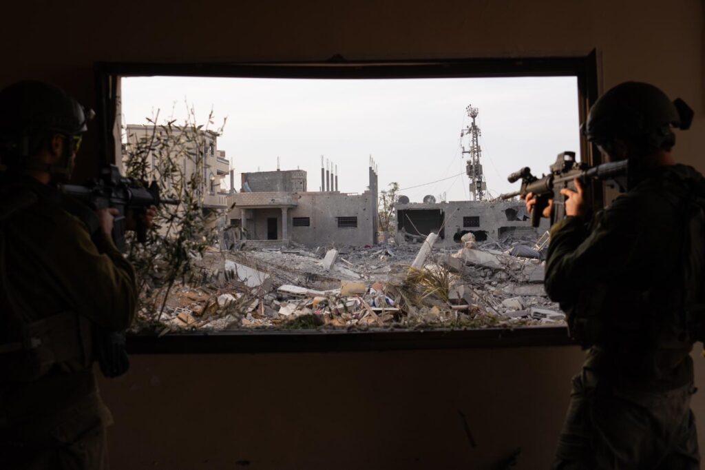 חסרי אחריות: משפחות החטופים חוסמות את נתיבי איילון