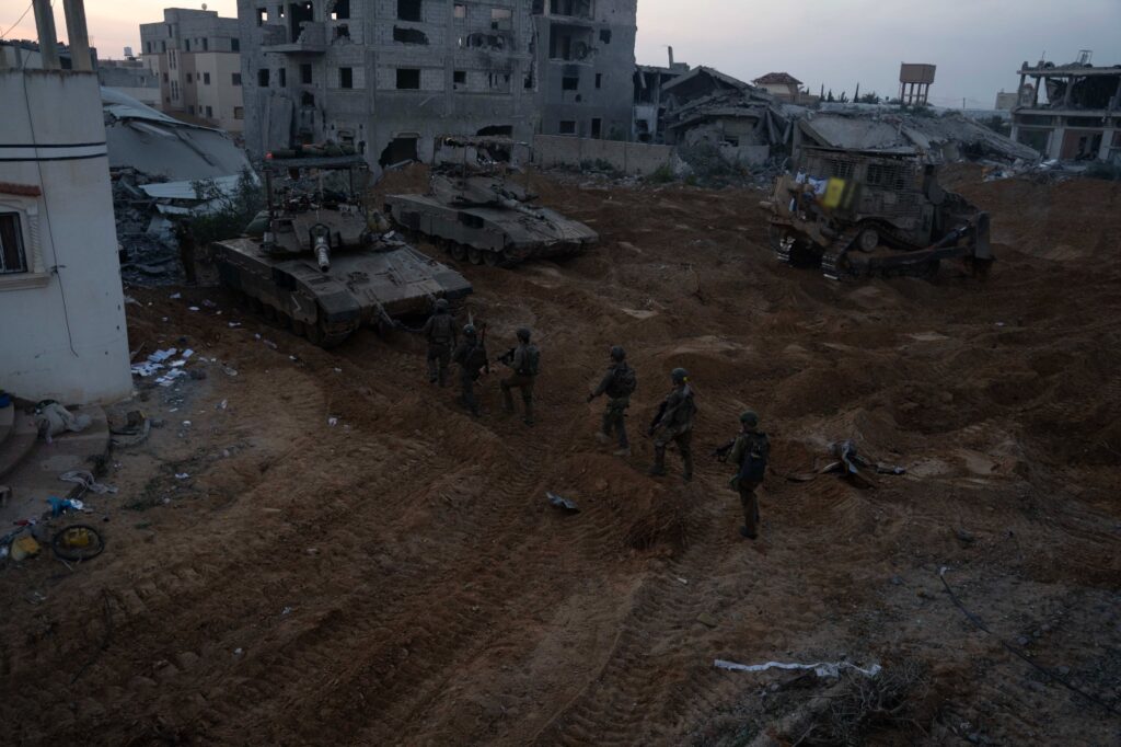 תיעוד: חטיבה 5 השמידה מאות מטרות במרחק קילומטר מהגבול