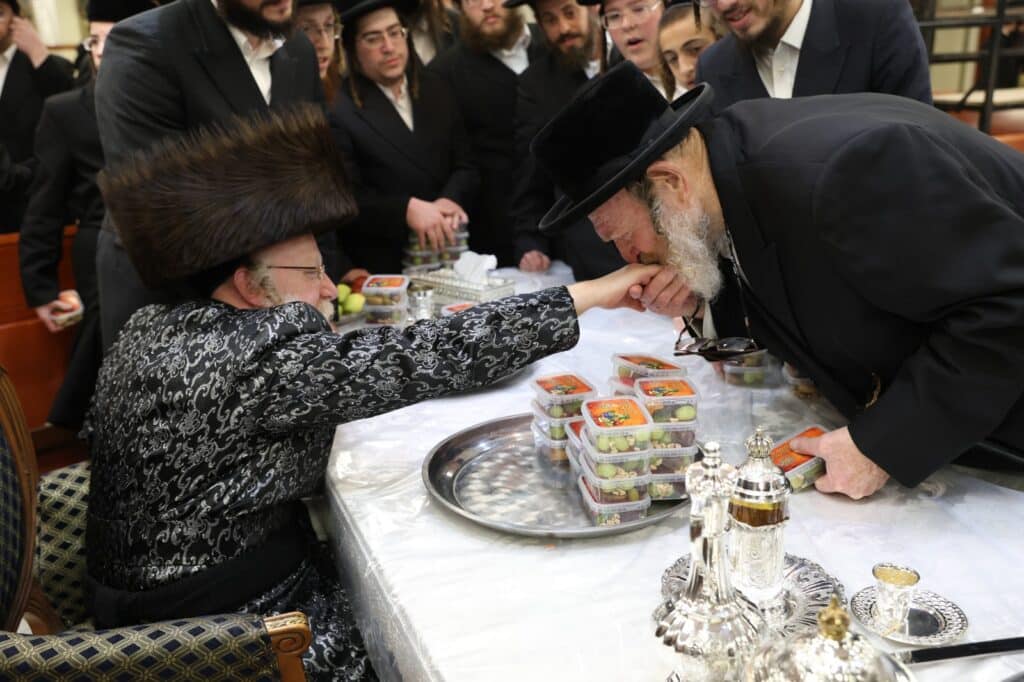 תיעוד: ראש השנה לאילנות בחצה"ק קרעטשניף - קרית גת