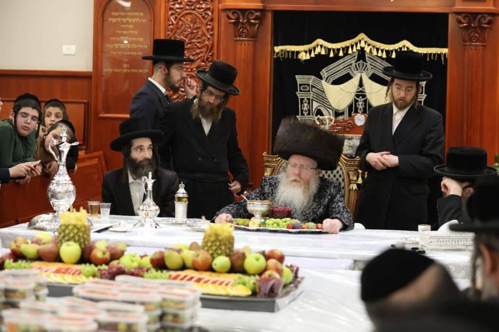 תיעוד: ראש השנה לאילנות בחצה"ק קרעטשניף - קרית גת