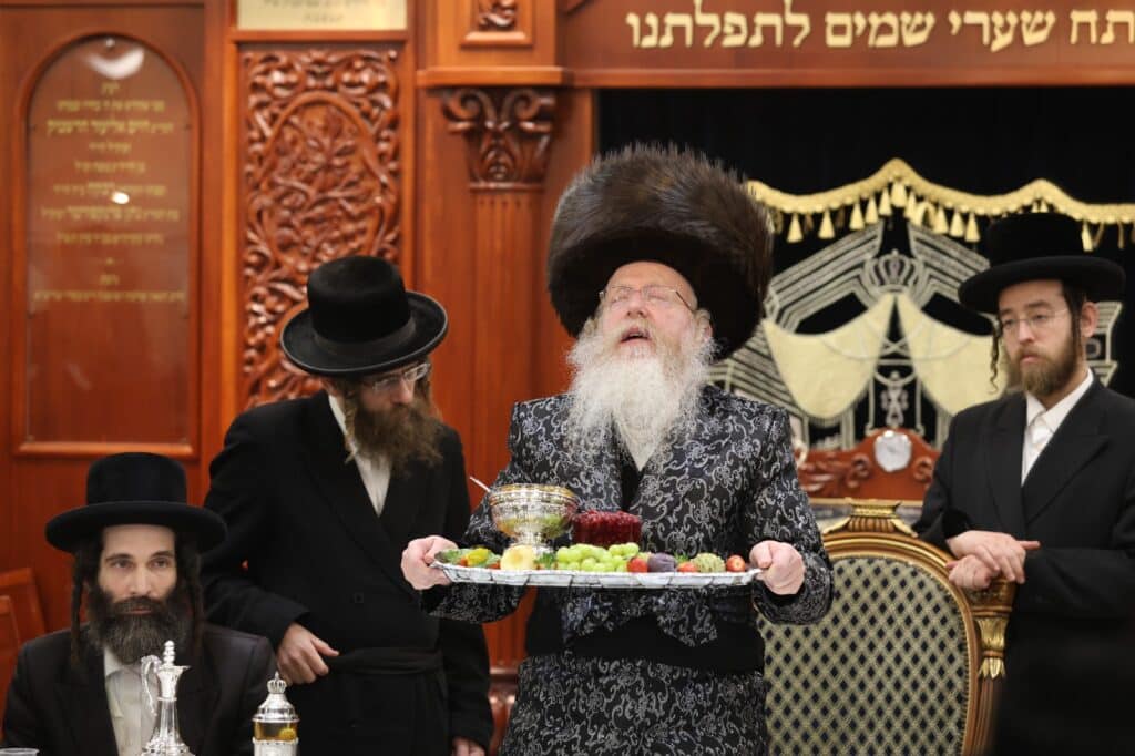 תיעוד: ראש השנה לאילנות בחצה"ק קרעטשניף - קרית גת