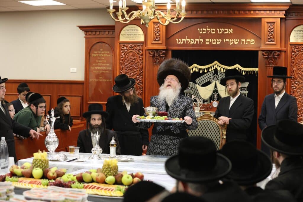 תיעוד: ראש השנה לאילנות בחצה"ק קרעטשניף - קרית גת