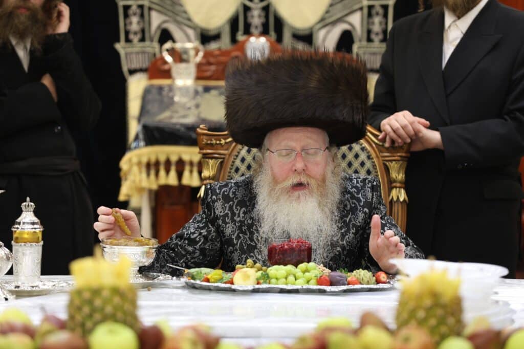 תיעוד: ראש השנה לאילנות בחצה"ק קרעטשניף - קרית גת