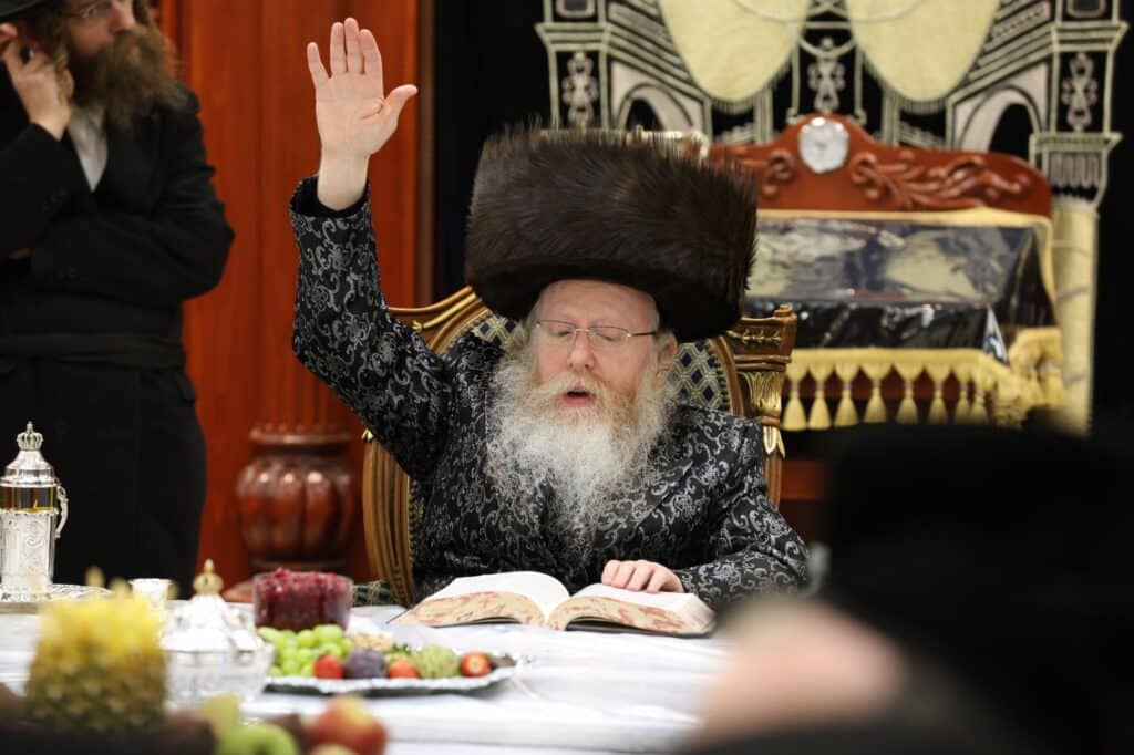 תיעוד: ראש השנה לאילנות בחצה"ק קרעטשניף - קרית גת