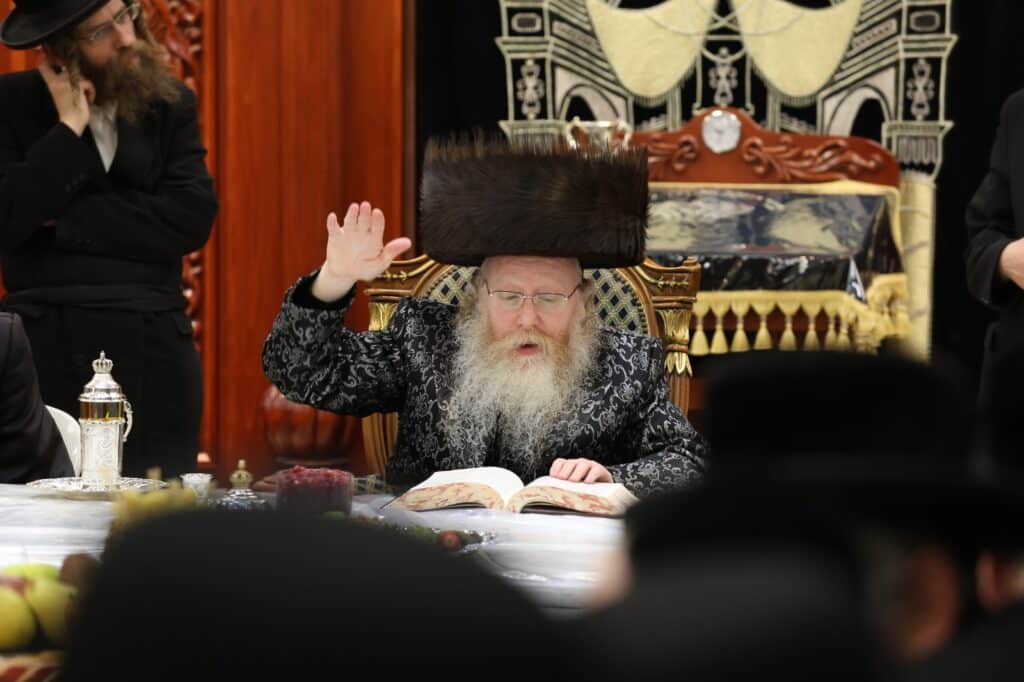 תיעוד: ראש השנה לאילנות בחצה"ק קרעטשניף - קרית גת