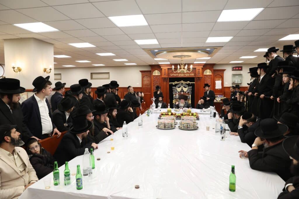 תיעוד: ראש השנה לאילנות בחצה"ק קרעטשניף - קרית גת