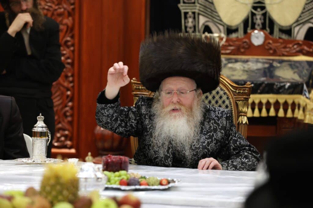 תיעוד: ראש השנה לאילנות בחצה"ק קרעטשניף - קרית גת